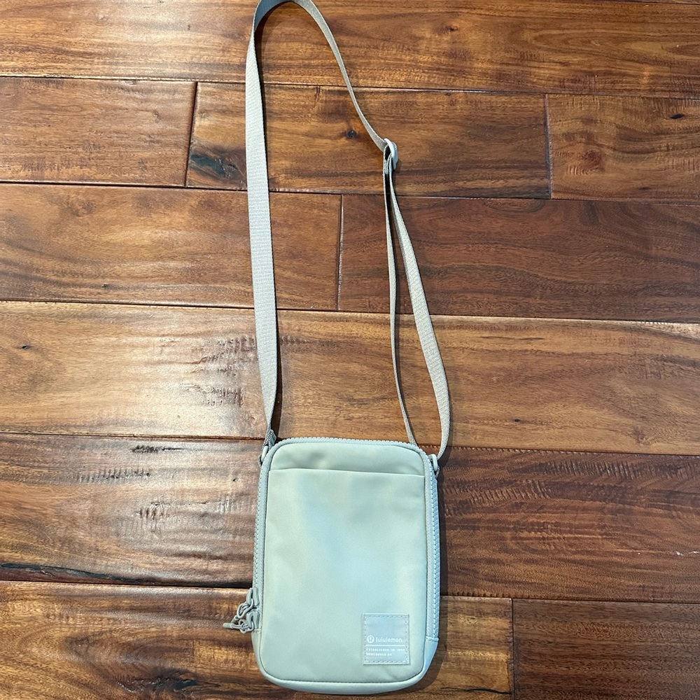 Lululemon crossbody